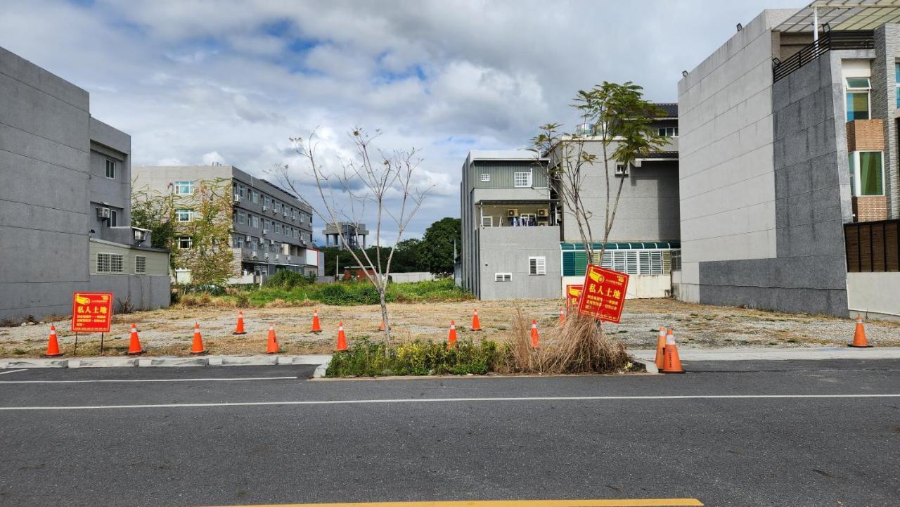 The Railroad Runs Taitung Exterior foto