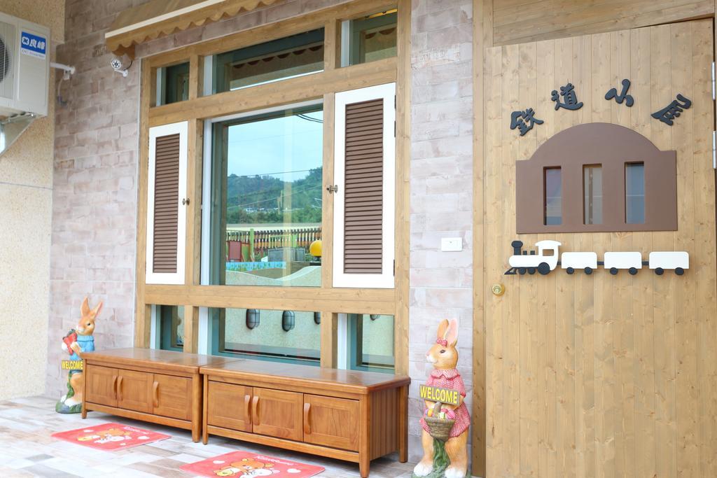 The Railroad Runs Taitung Exterior foto